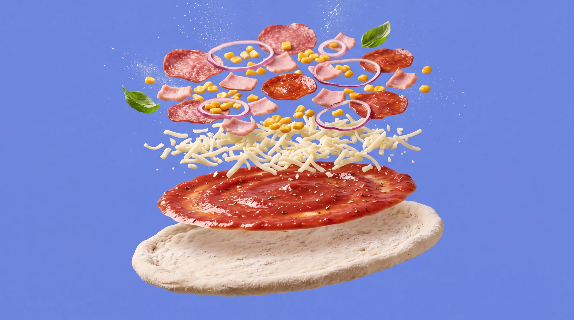 Pizza zerlegt: Teig, Soße, Käse und Toppings schweben übereinander